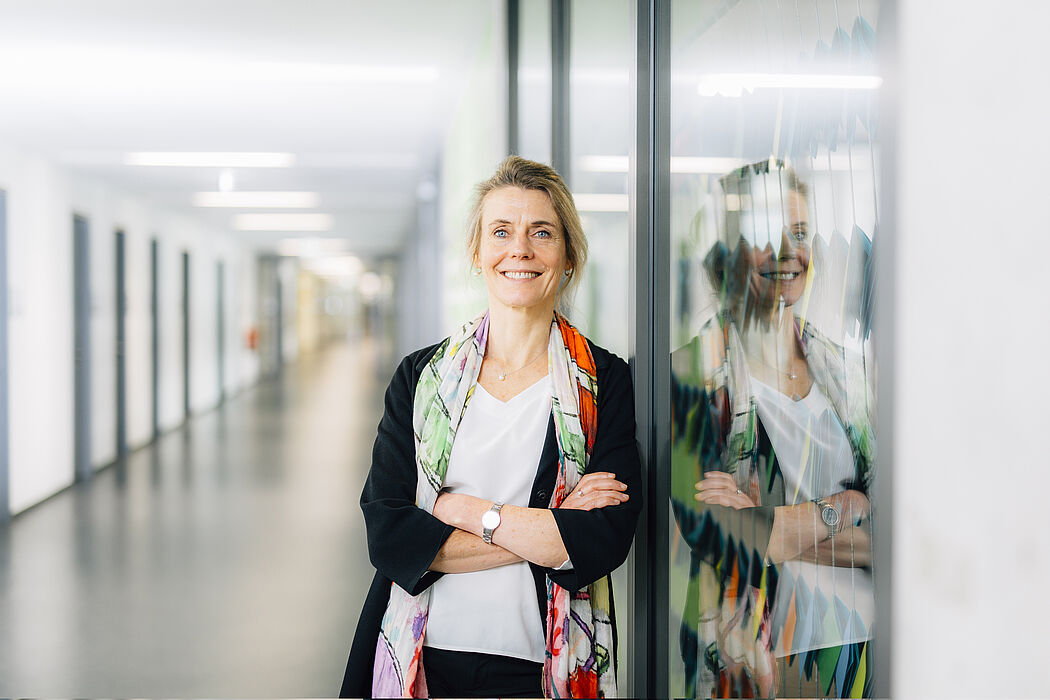 This is a portrait foto of Prof. Dr. Elena Esposito.